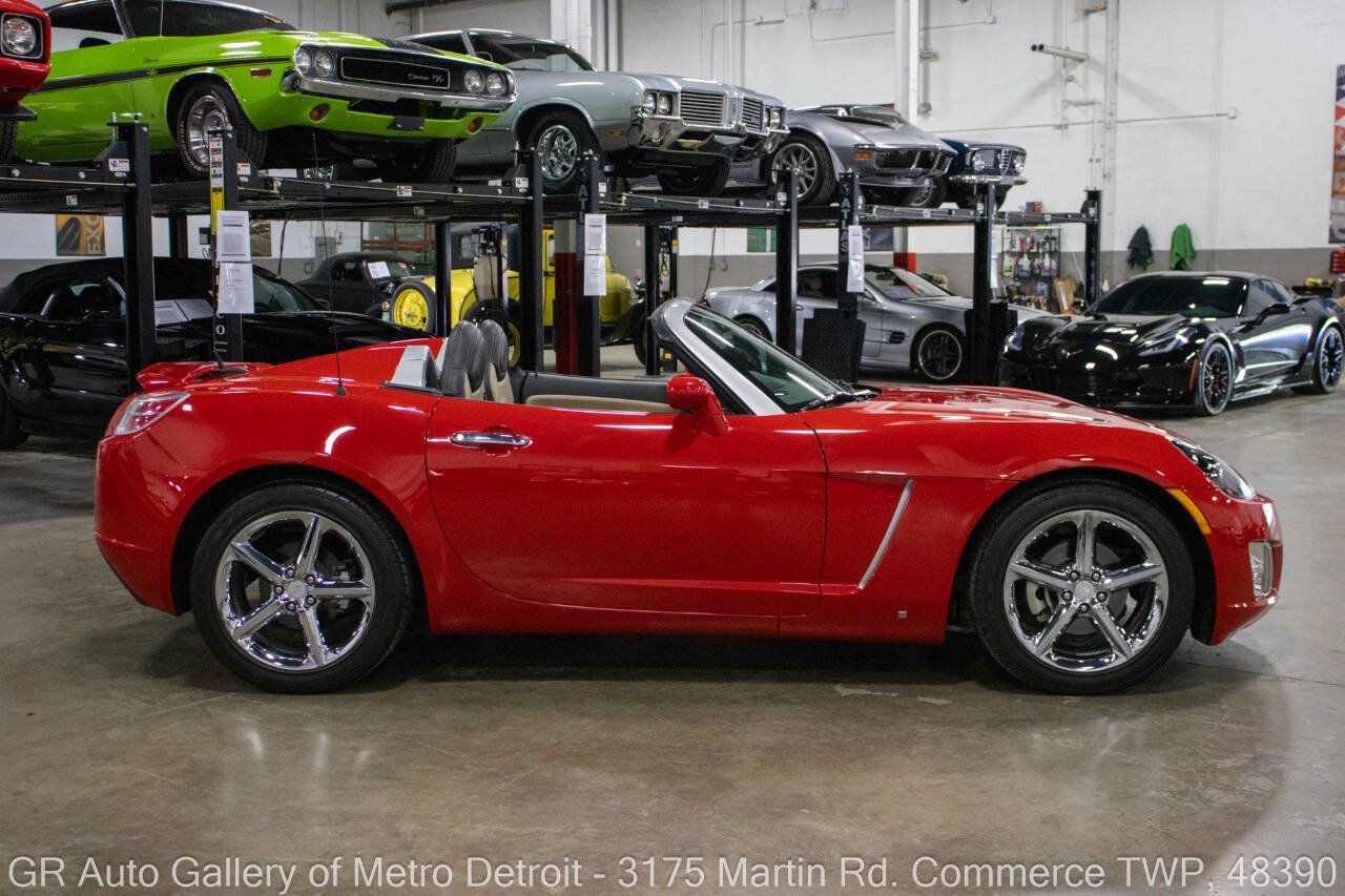 Used 2009 Saturn Sky Red Line RWD image 9