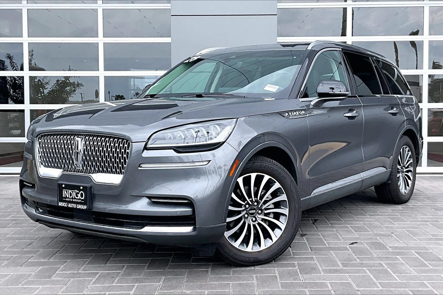 Used 2023 Lincoln Aviator Reserve w/ Class IV Trailer Tow Package RWD image 1