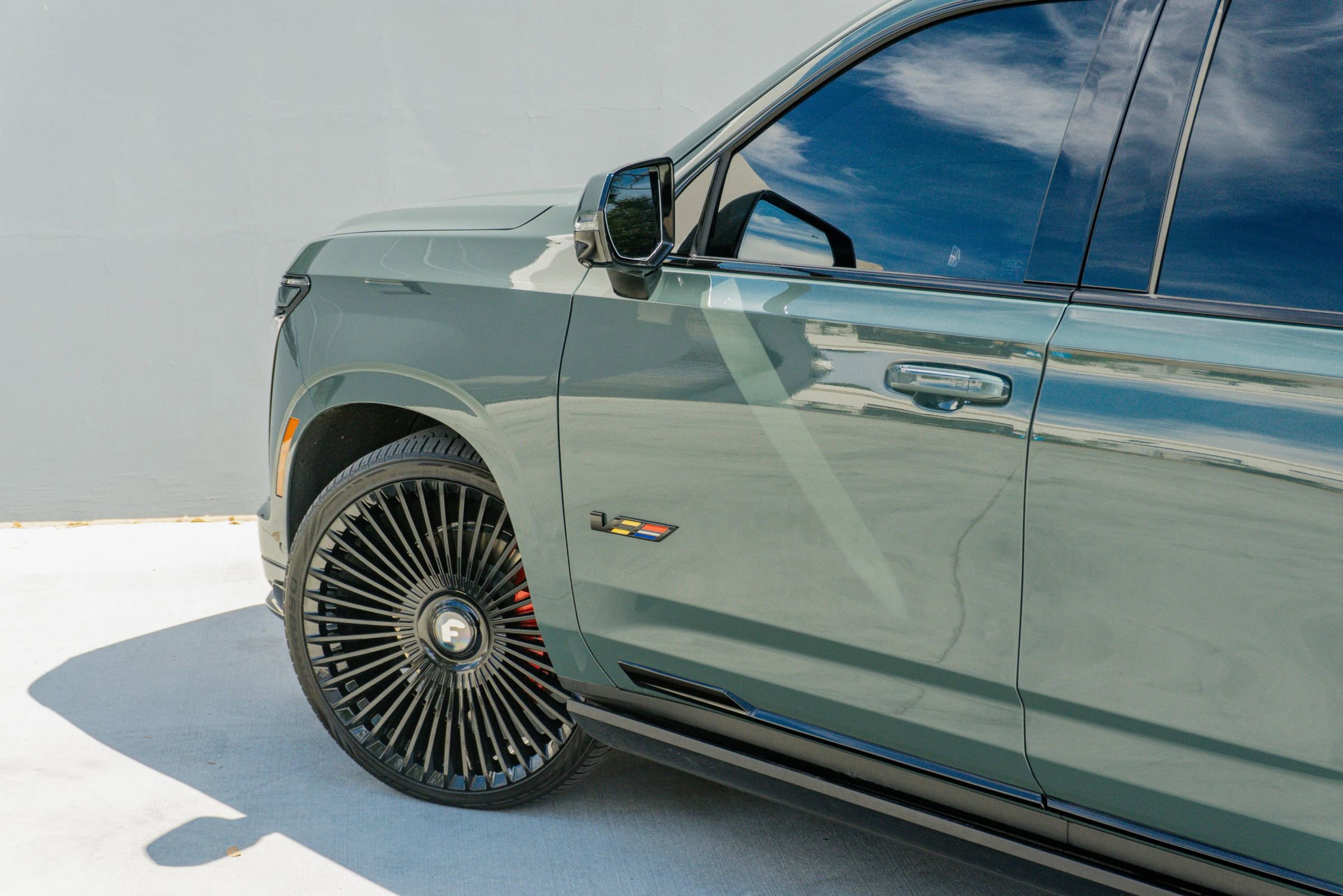 Used 2025 Cadillac Escalade V w/ LPO, ONYX Package AWD/4WD image 49