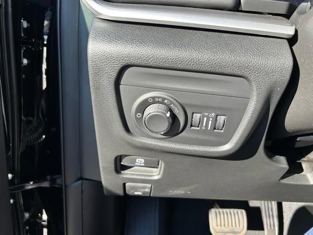 New 2025 Jeep Grand Cherokee 4WD image 24