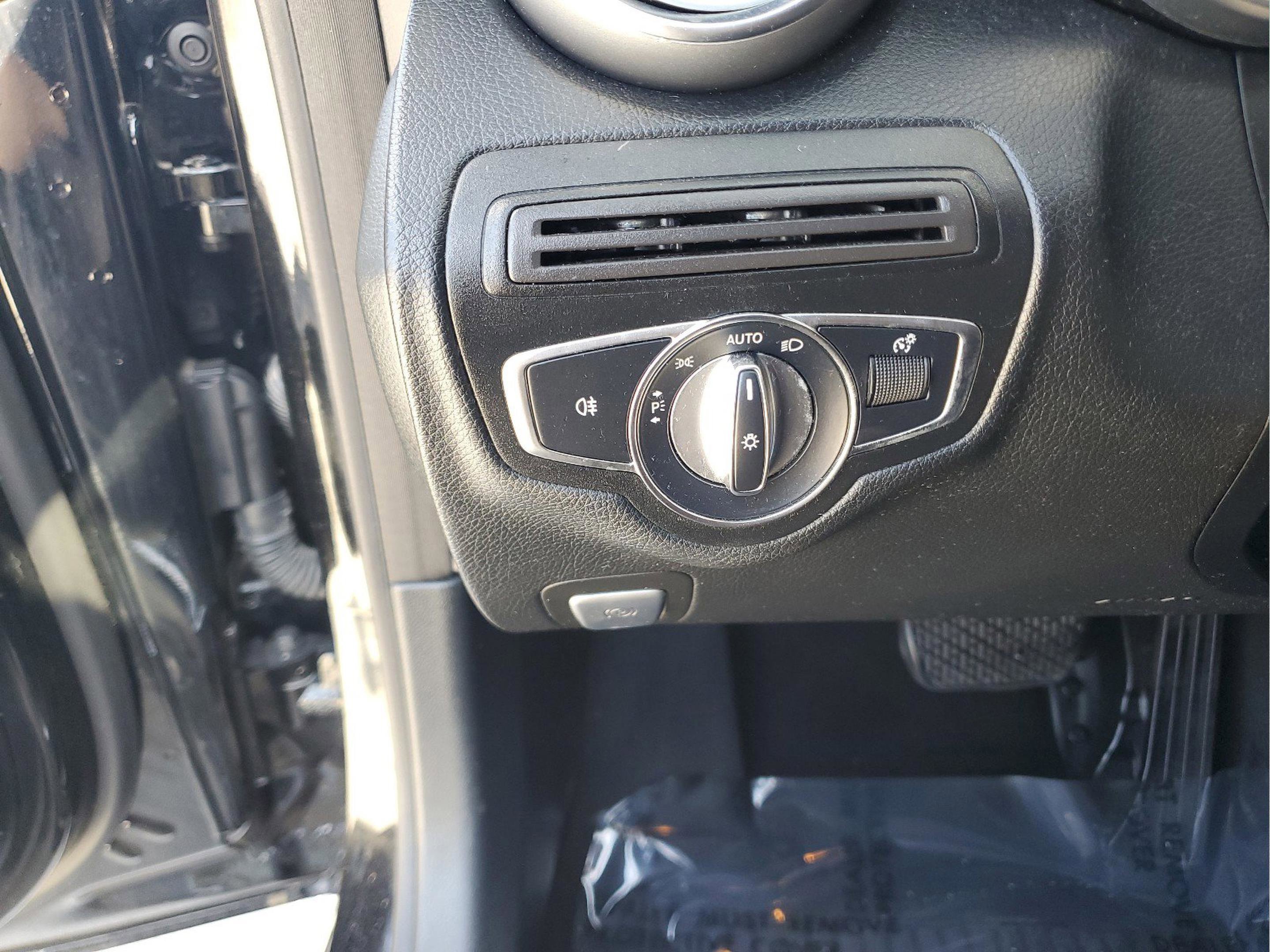 Used 2018 Mercedes-Benz C 300 Cabriolet image 25