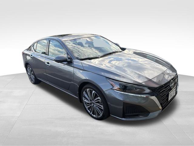 Used 2023 Nissan Altima 2.5 SL AWD/4WD image 2