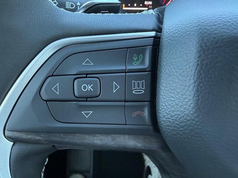 New 2026 Jeep Grand Cherokee Altitude image 11