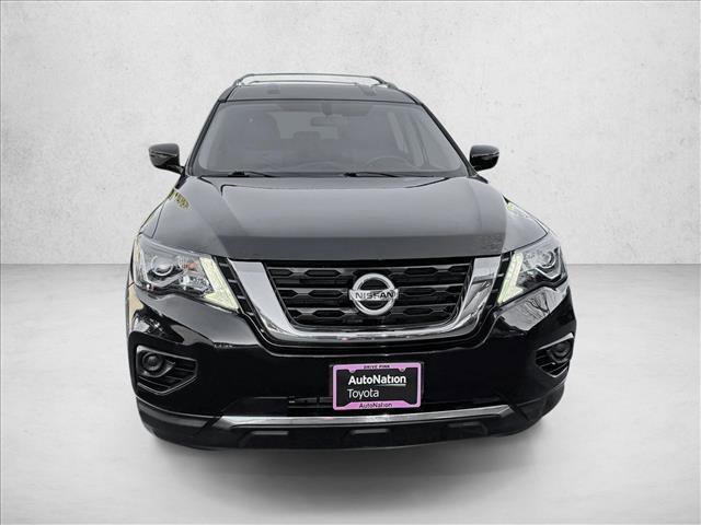 Used 2017 Nissan Pathfinder S video 2
