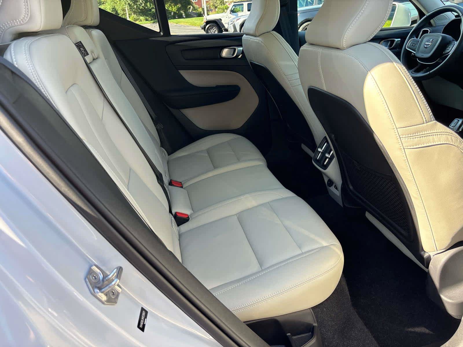 Used 2021 Volvo XC40 T5 Inscription w/ Advanced Package AWD/4WD image 16