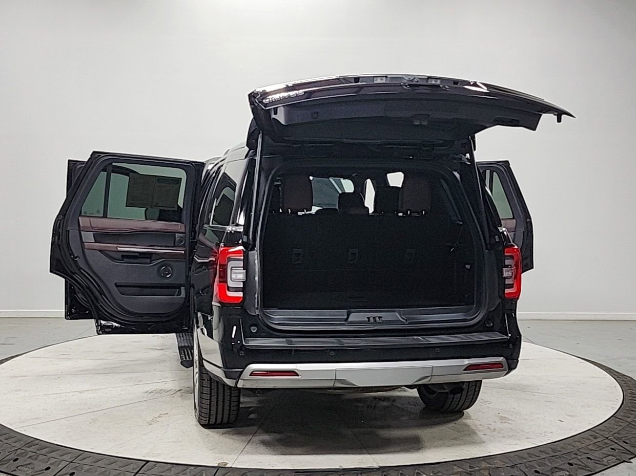 Used 2024 Ford Expedition Limited AWD/4WD image 14