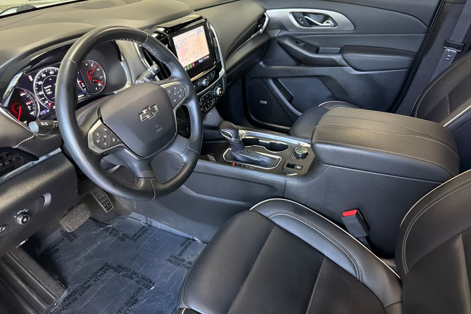 Used 2023 Chevrolet Traverse Premier w/ Redline Edition FWD image 11