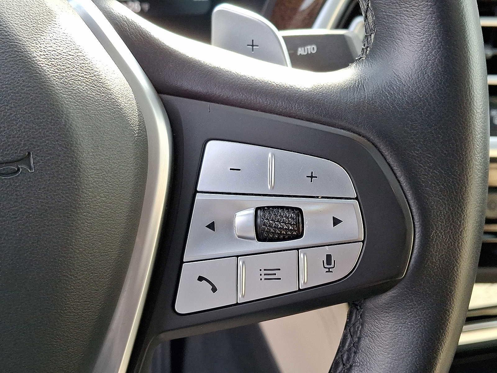 Used 2023 BMW X4 xDrive30i w/ Parking Assistance Package image 23