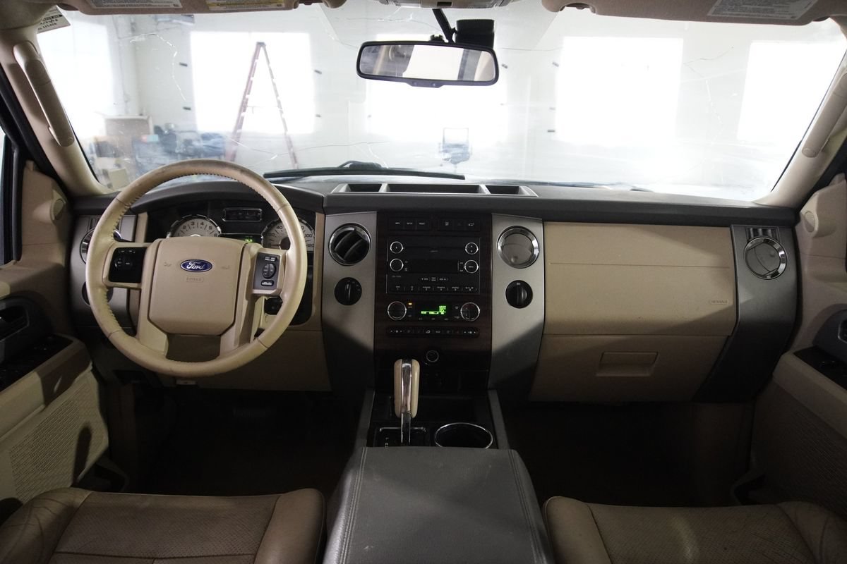 Used 2014 Ford Expedition EL XLT w/ Equipment Group 202A AWD/4WD image 10