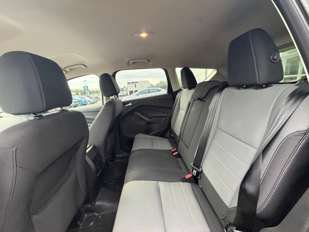 Used 2016 Ford Escape SE w/ Equipment Group 201A AWD/4WD image 12