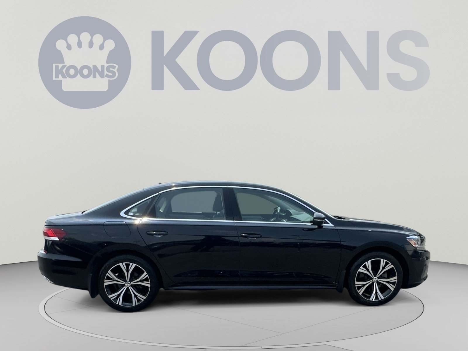 Used 2022 Volkswagen Passat 2.0T SE FWD image 17