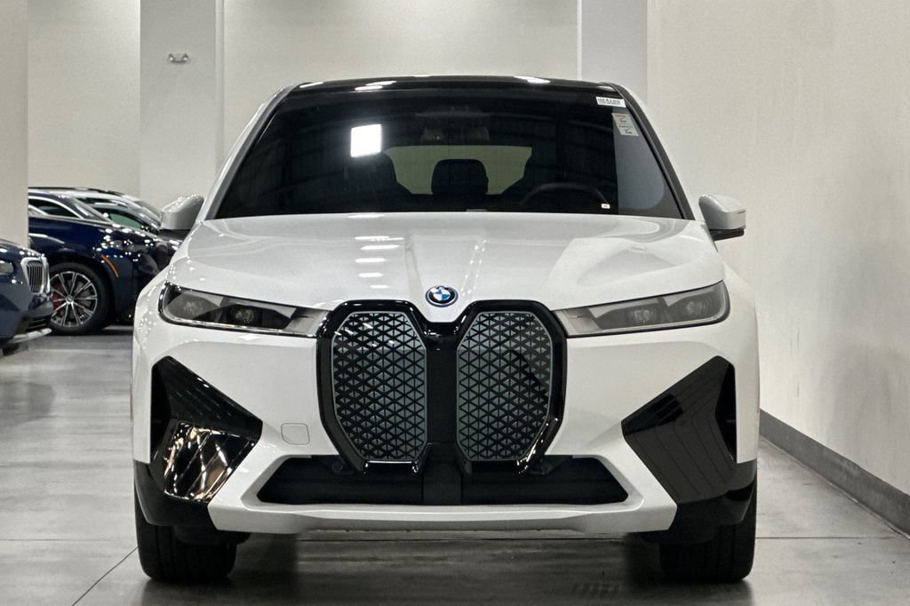 Used 2024 BMW iX xDrive50 w/ Sport Package AWD/4WD image 9