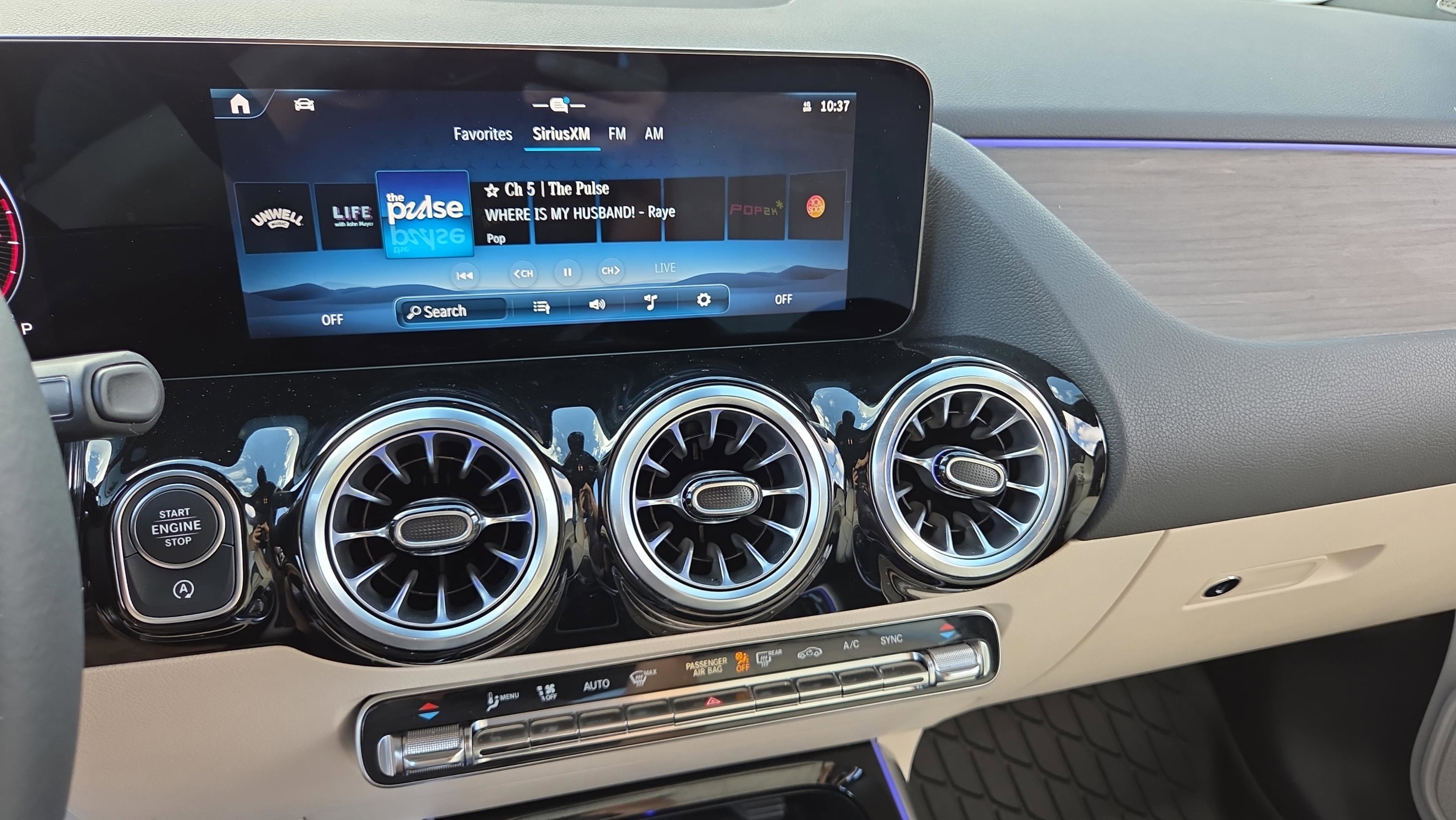 Used 2025 Mercedes-Benz GLA 250 image 22