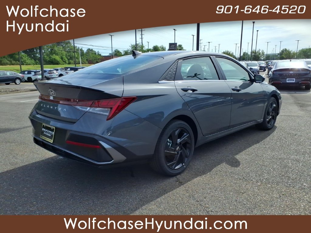 Used 2026 Hyundai Elantra SEL Sport Premium FWD image 5