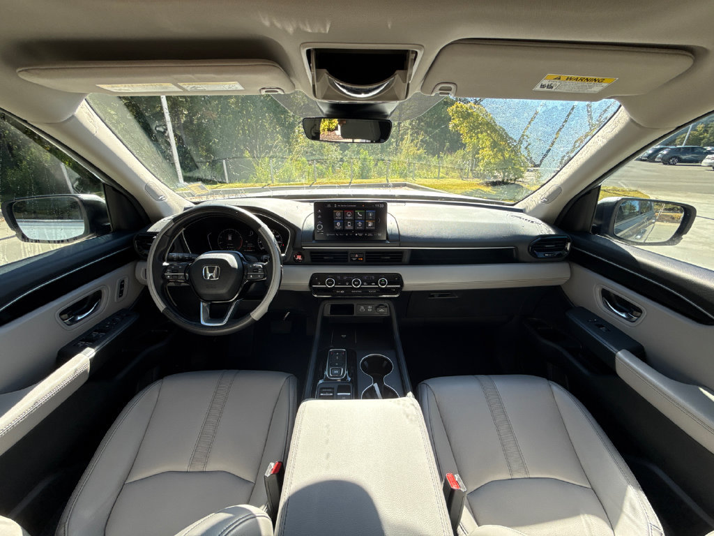 Used 2025 Honda Pilot Touring image 16