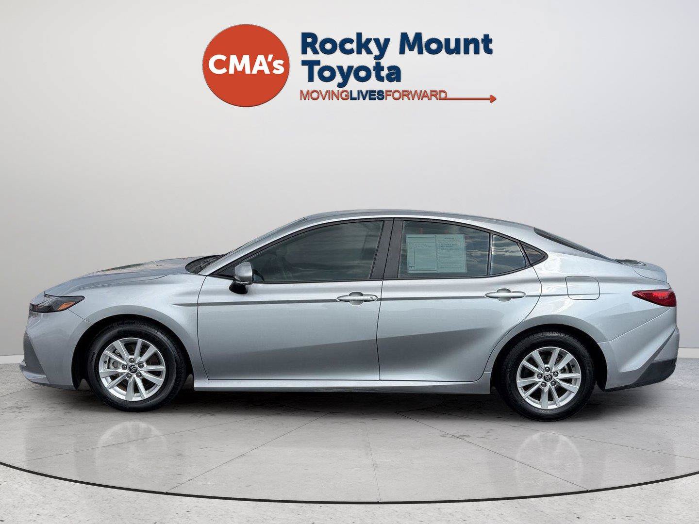 Used 2025 Toyota Camry LE FWD image 4