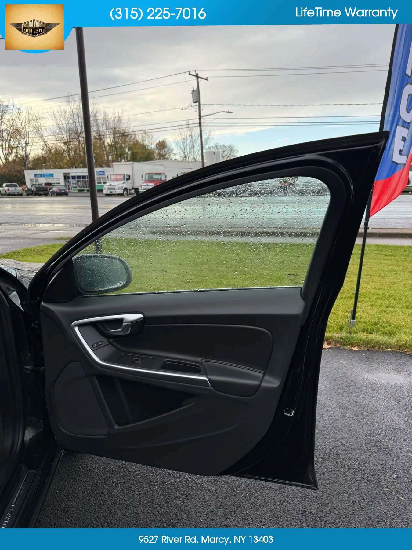 Used 2017 Volvo V60 T5 Premier w/ Convenience Package image 21