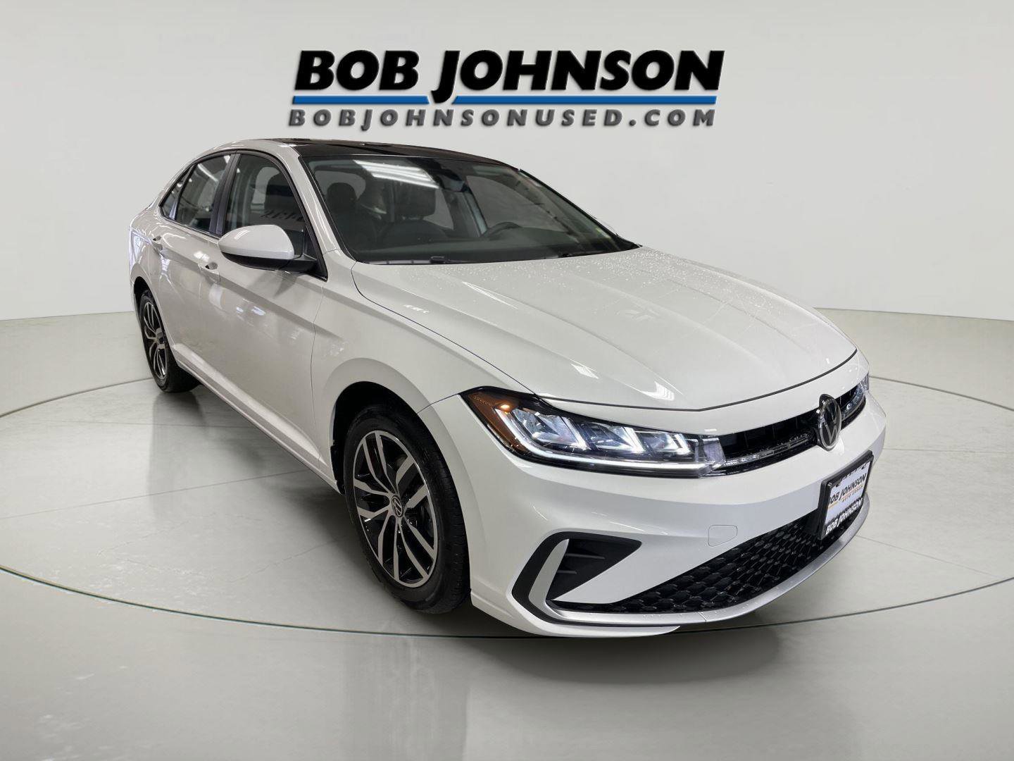 Used 2025 Volkswagen Jetta SE w/ Sunroof Package