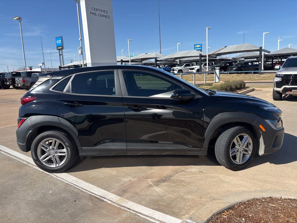 Used 2022 Hyundai Kona SE w/ Cargo Package image 7