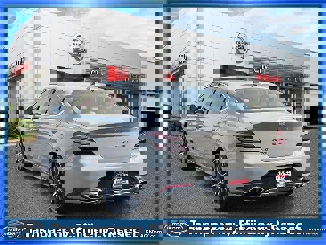 Used 2025 Genesis G70 2.5T image 8