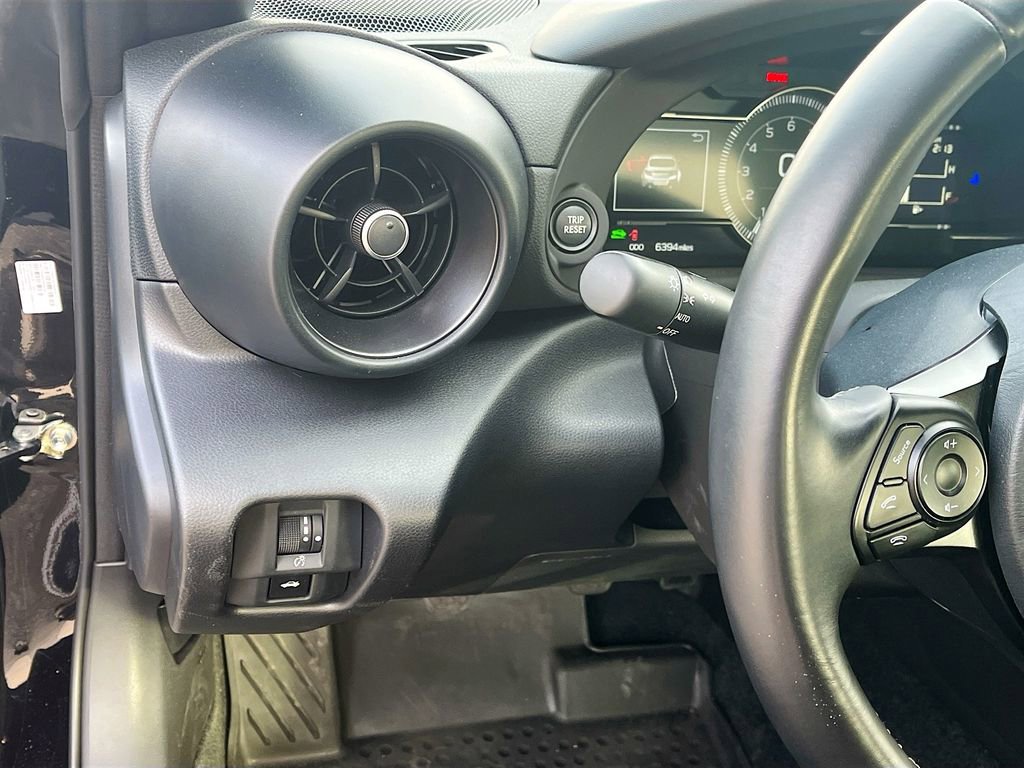Used 2025 Toyota GR86 w/ ALL Weather Mat Package (TMS) RWD image 10