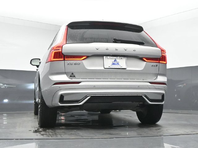 Used 2024 Volvo XC60 B5 Plus w/ Protection Package Premier AWD/4WD image 15