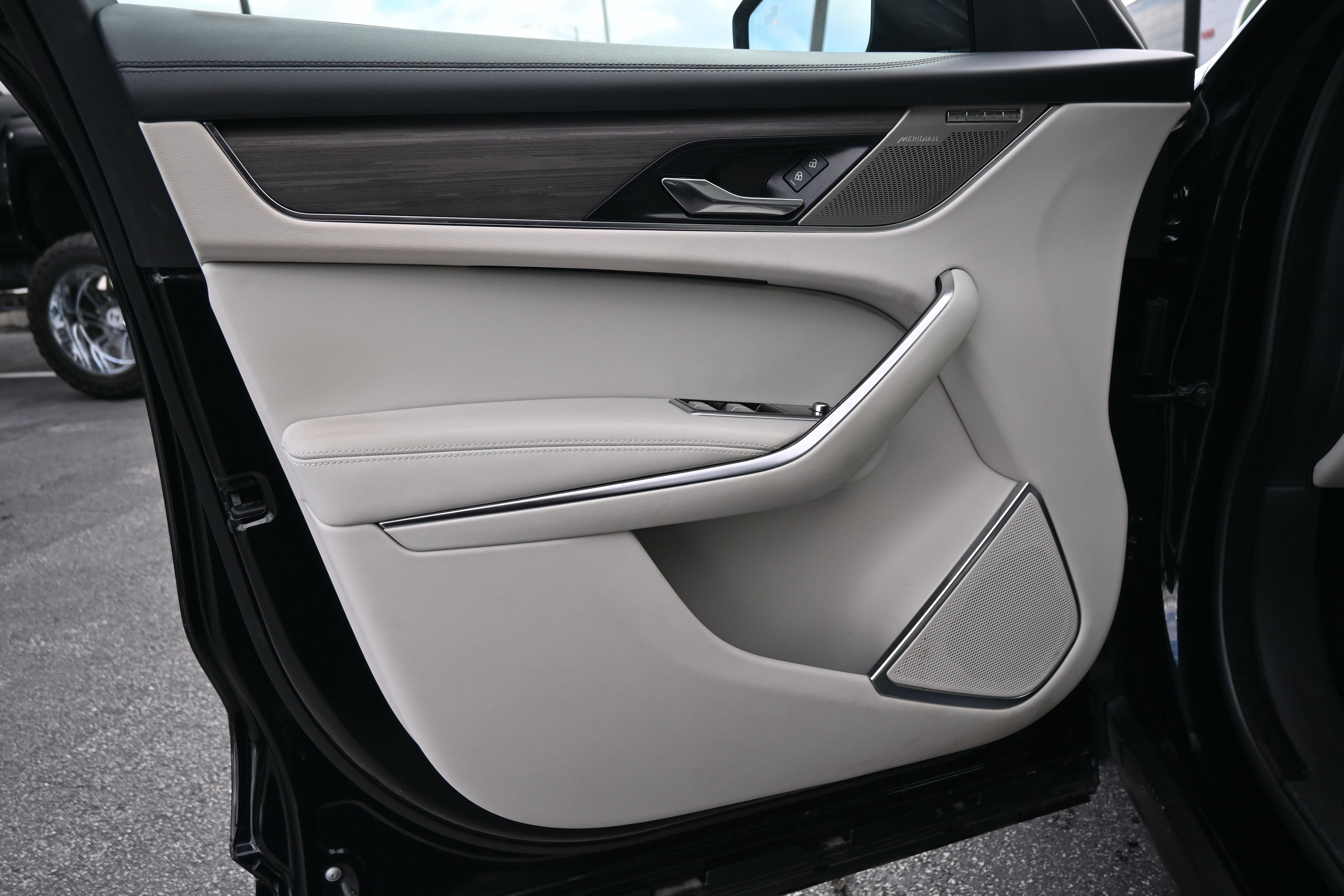 Used 2023 Jaguar F-PACE S image 28