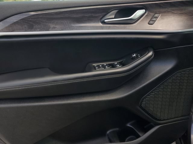 Certified 2025 Jeep Grand Cherokee L Limited w/ Black Appearance Package AWD/4WD image 25