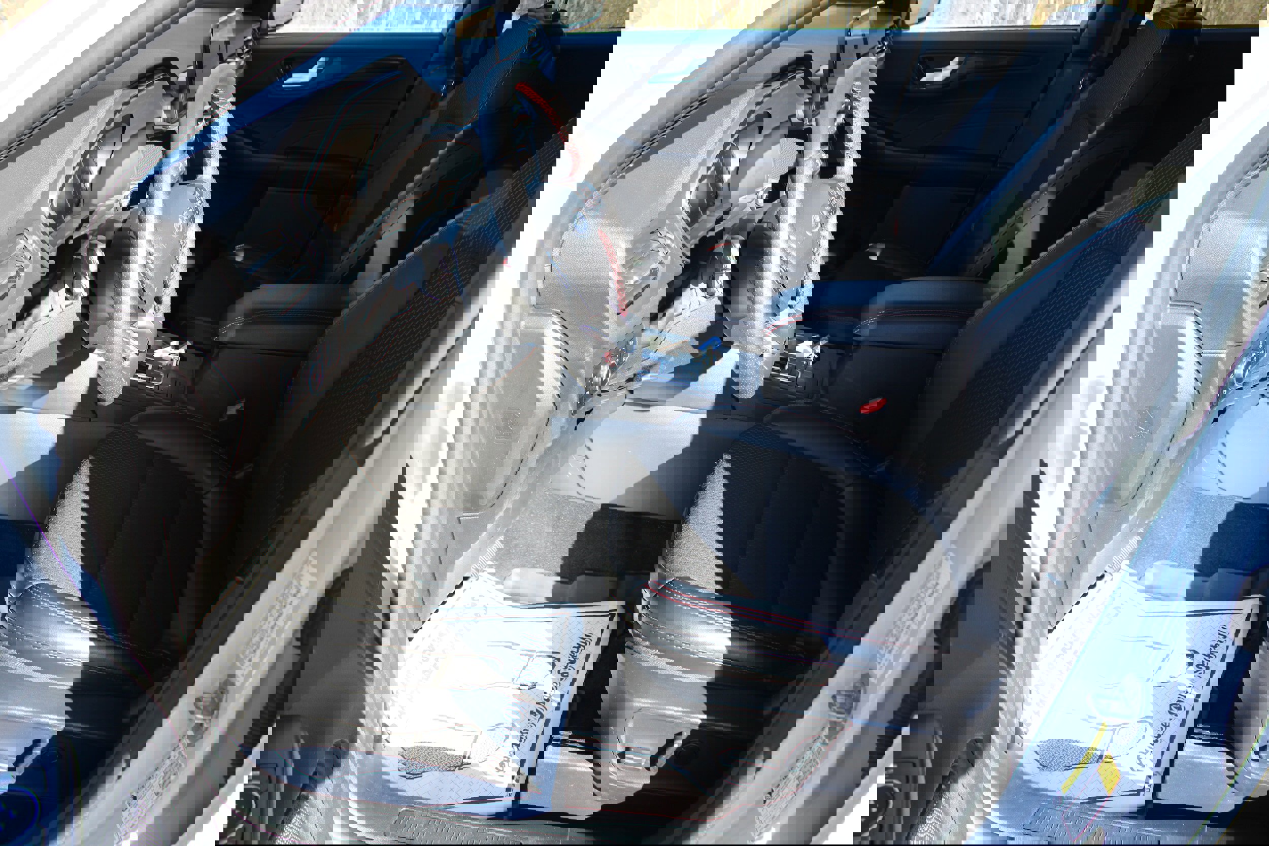 Used 2025 Ford Escape ST-Line Elite w/ Class II Trailer Tow Package image 11