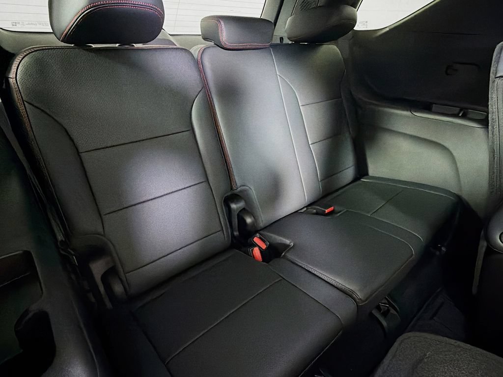 New 2026 Chevrolet Traverse RS w/ LPO, Floor Liner Package AWD/4WD image 23