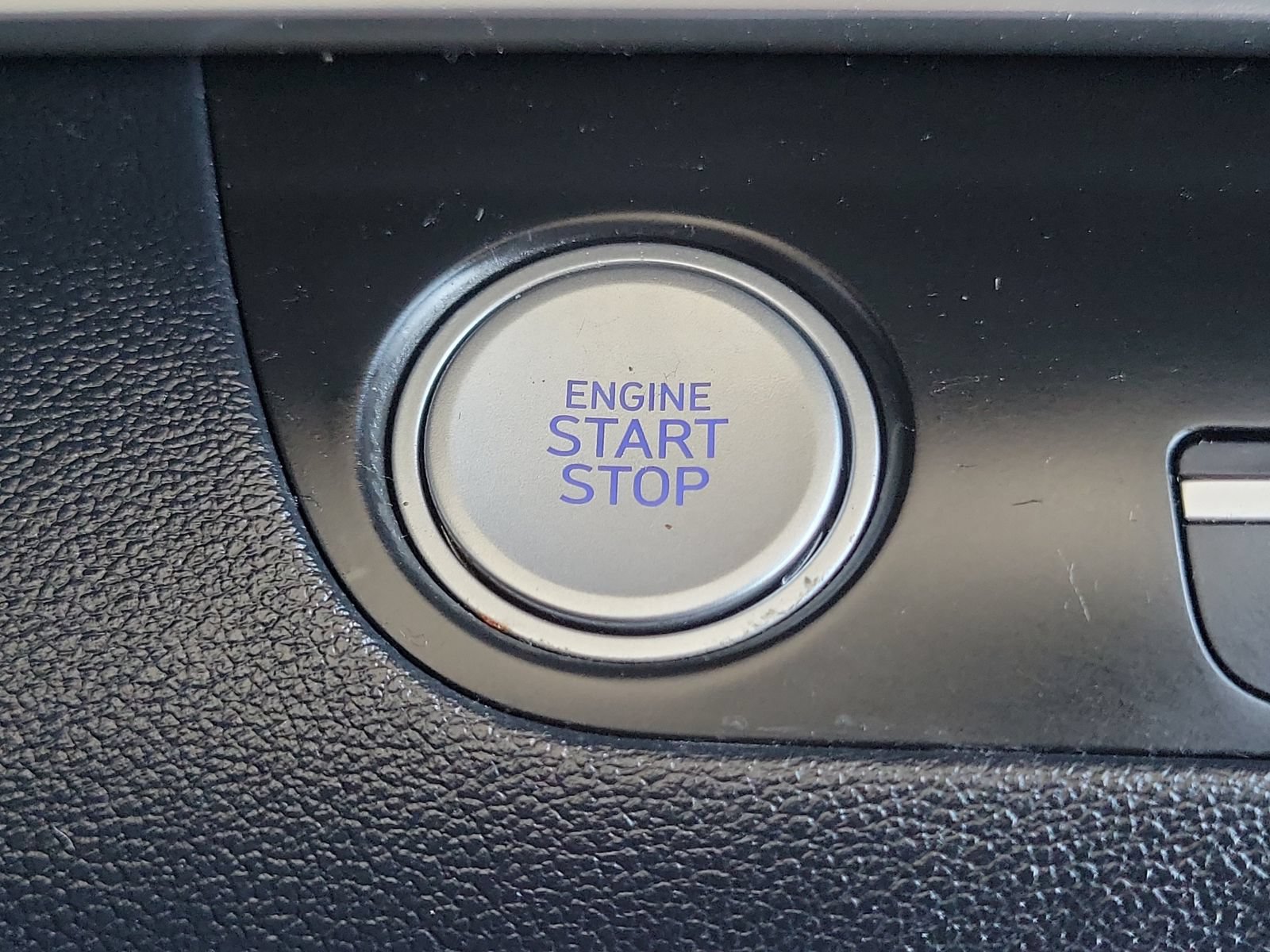 Used 2023 Hyundai Elantra SEL w/ Convenience Package FWD image 12