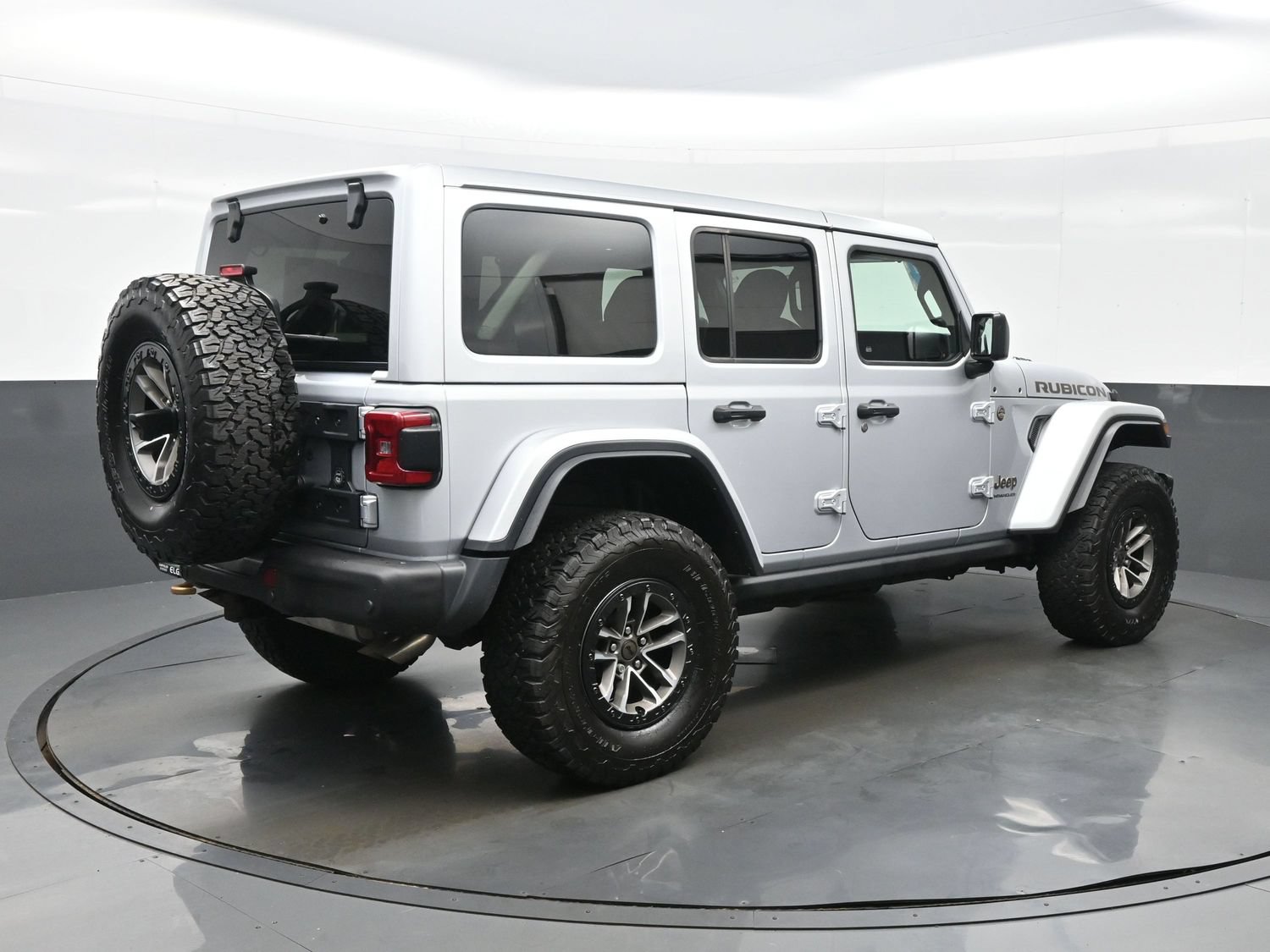 Used 2024 Jeep Wrangler Unlimited Rubicon 392 AWD/4WD image 8