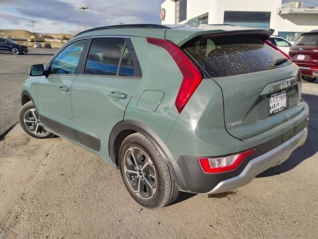 Used 2024 Kia Niro EX image 3