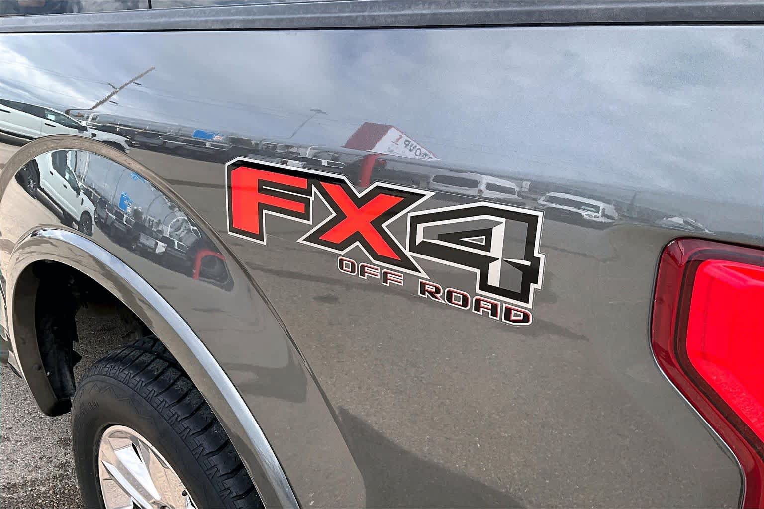 Used 2019 Ford F150 Lariat w/ Equipment Group 502A Luxury AWD/4WD image 31