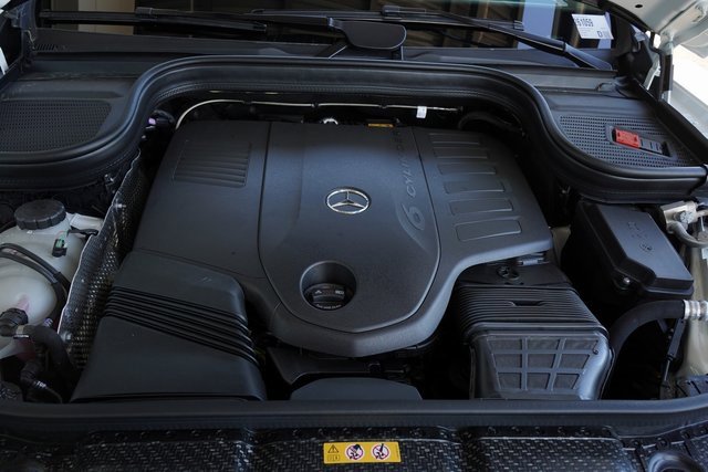 New 2026 Mercedes-Benz GLS 450 4MATIC image 32