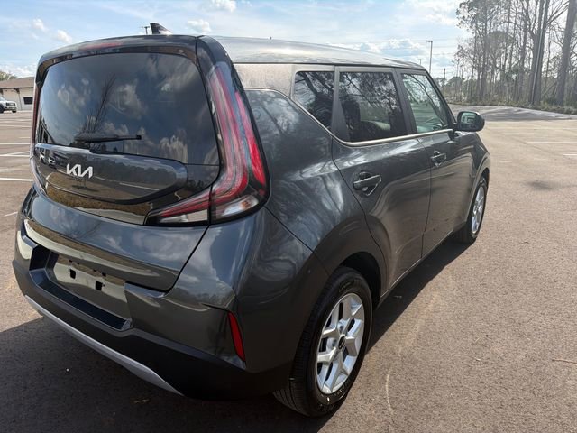 Used 2025 Kia Soul LX image 11