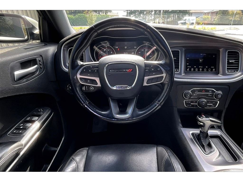 Used 2020 Dodge Charger SXT w/ Leather Interior Group RWD image 5