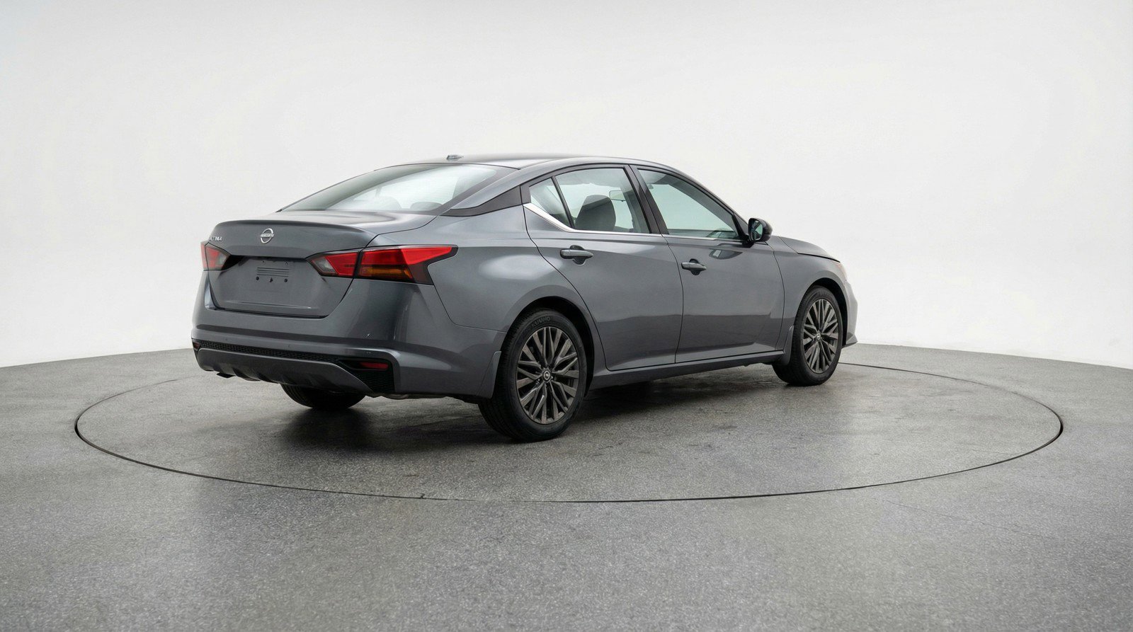 Used 2025 Nissan Altima 2.5 SV image 9