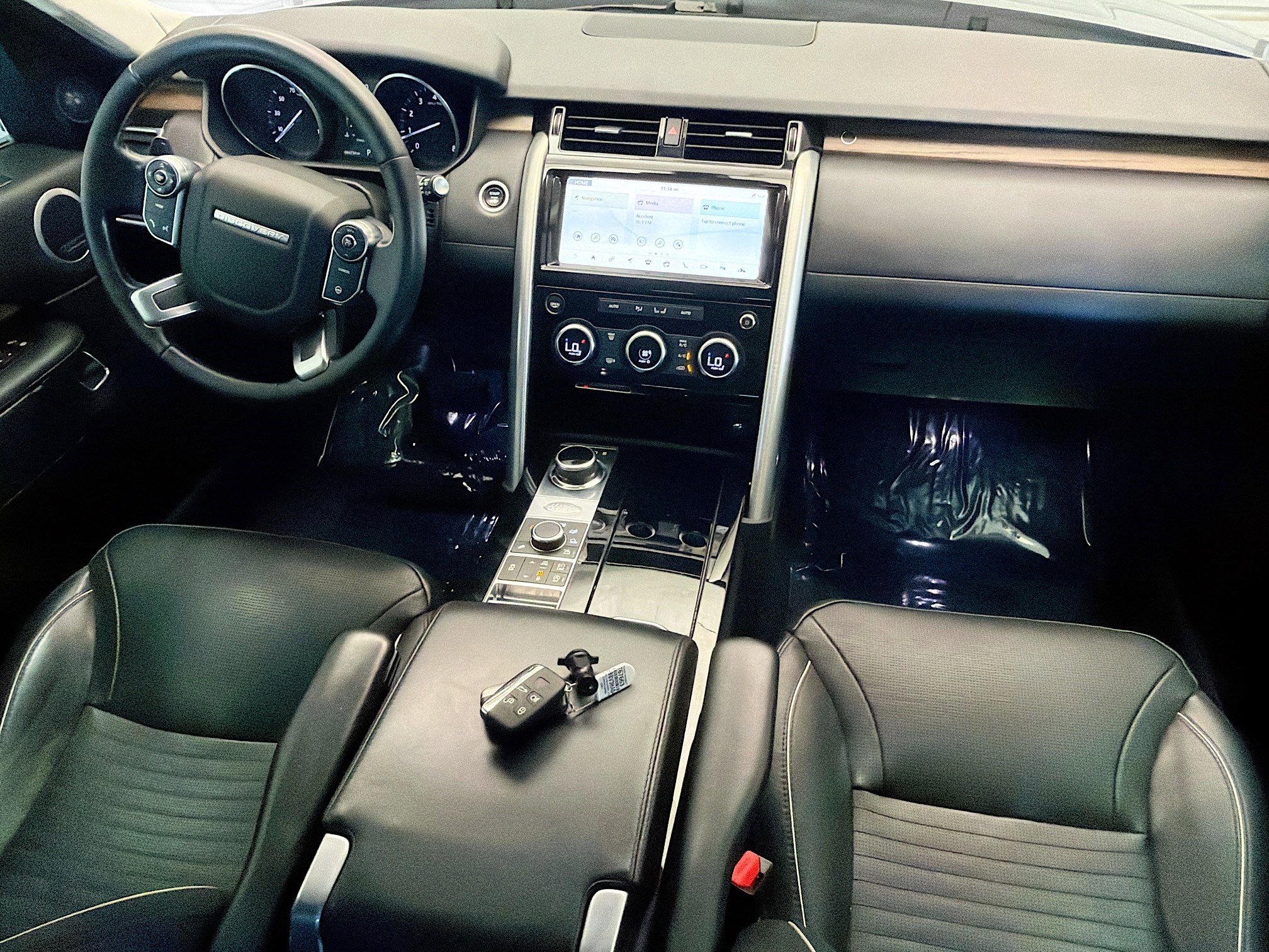 Used 2017 Land Rover Discovery HSE Luxury image 12