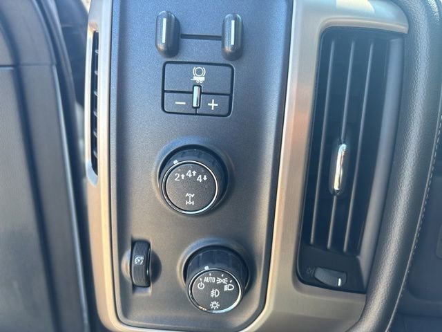 Used 2017 GMC Sierra 2500 Denali w/ Duramax Plus Package AWD/4WD image 30