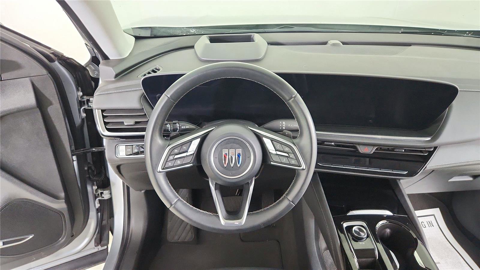 Used 2025 Buick Envision Preferred image 14