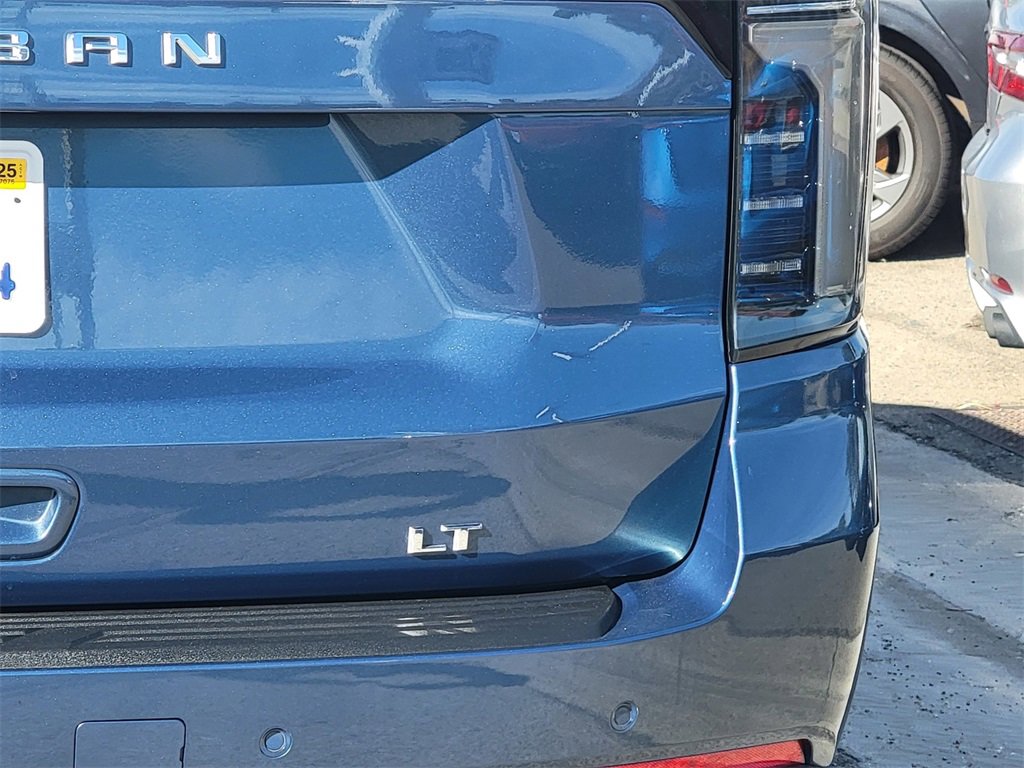 Used 2025 Chevrolet Suburban LT w/ Comfort Package image 8