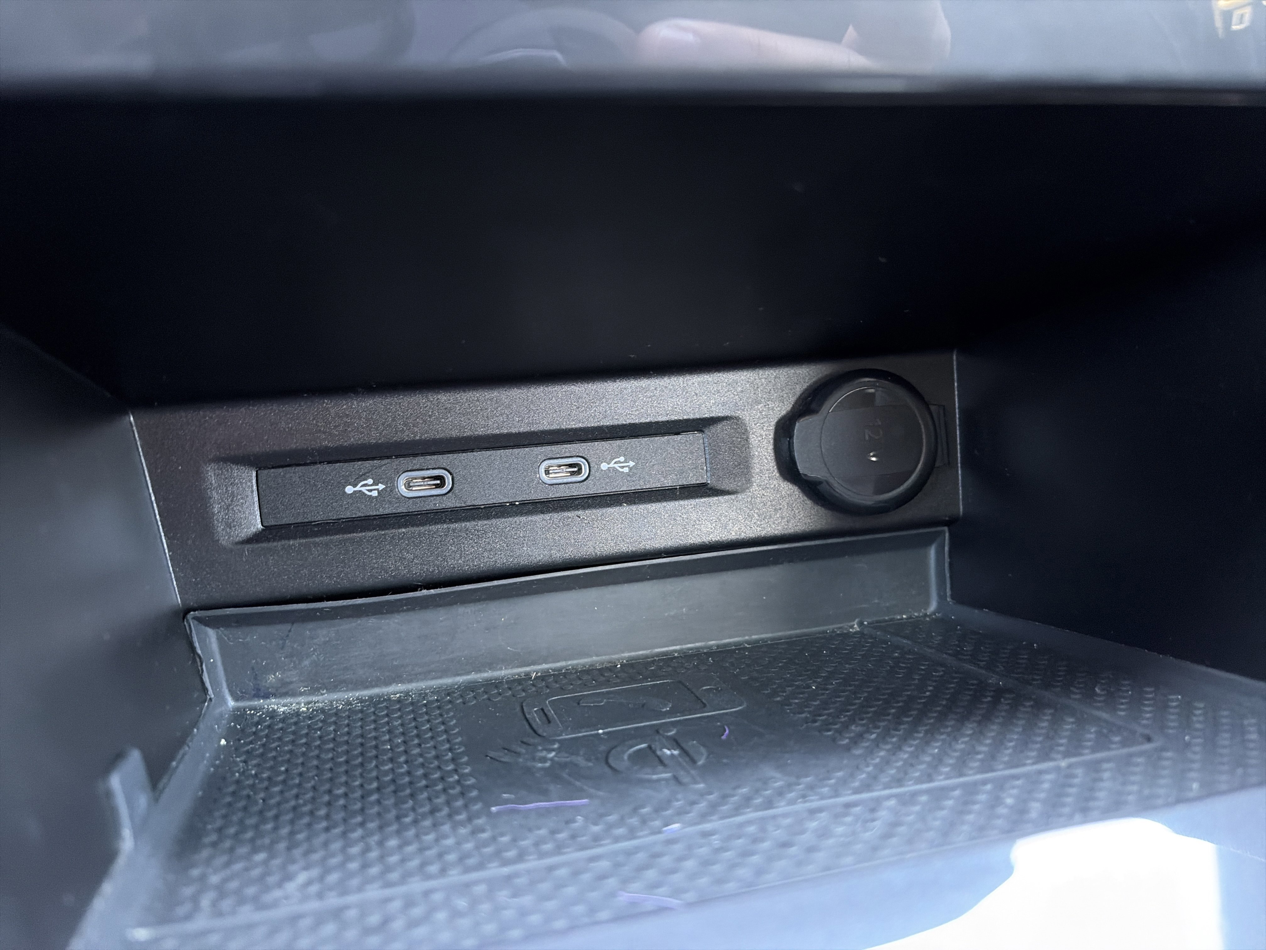 Used 2022 Volkswagen Tiguan SE R-Line image 23