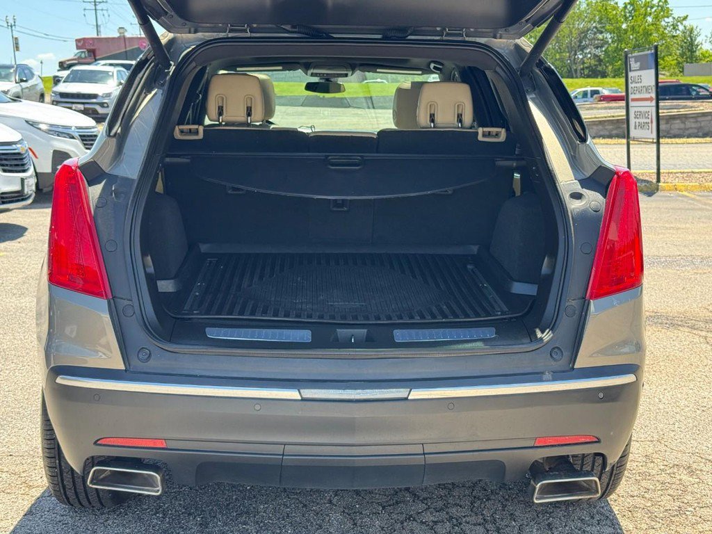 Used 2018 Cadillac XT5 Luxury w/ Driver Awareness Package FWD image 6