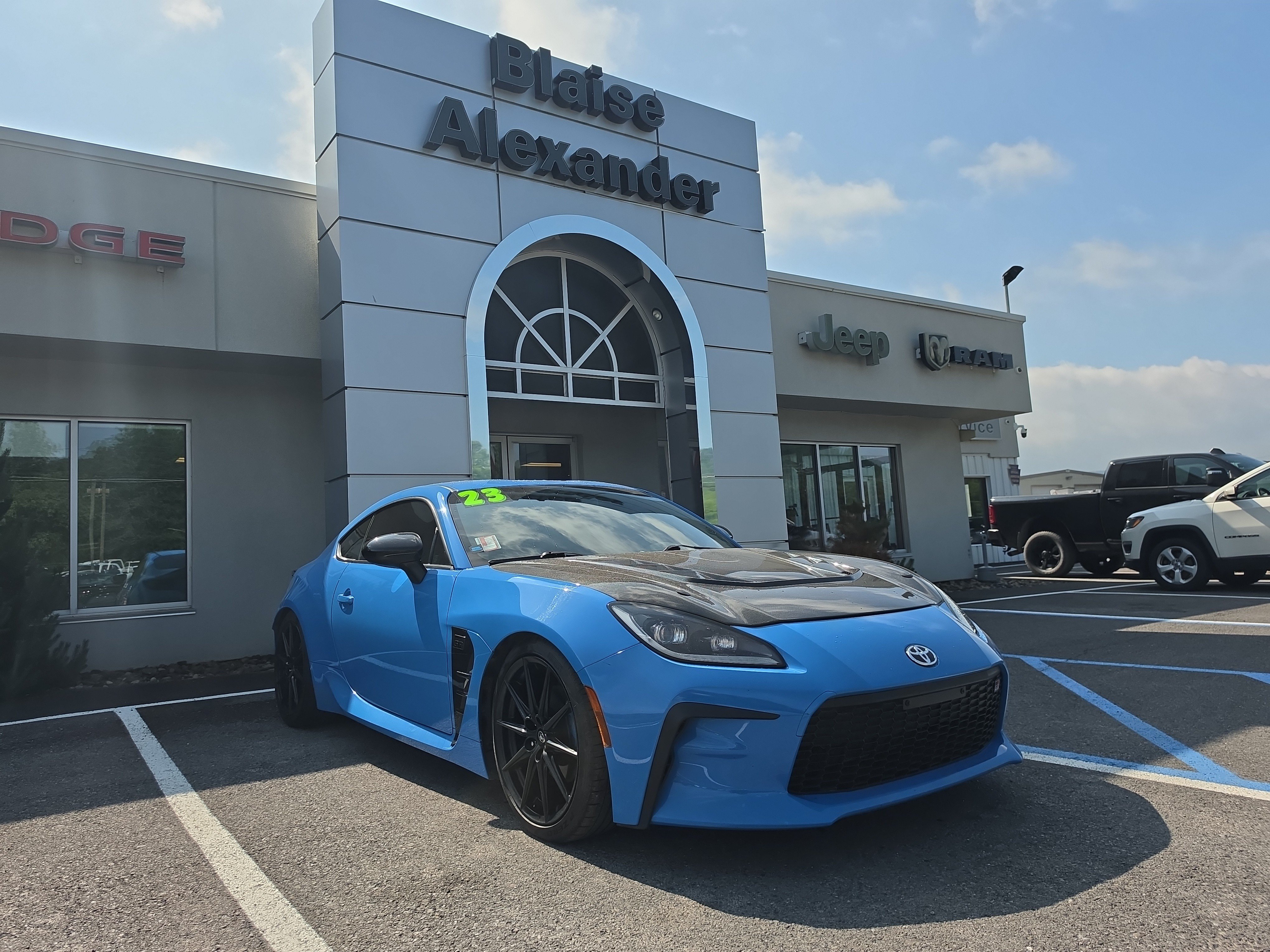Used 2023 Toyota GR86 Premium RWD image 1