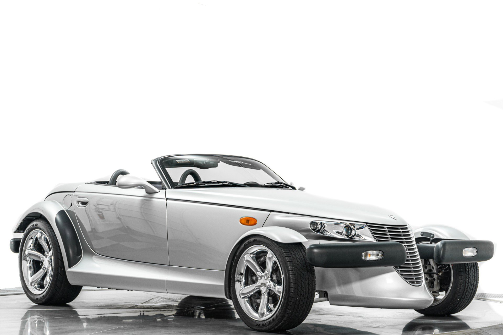 Used 2000 Plymouth Prowler image 32
