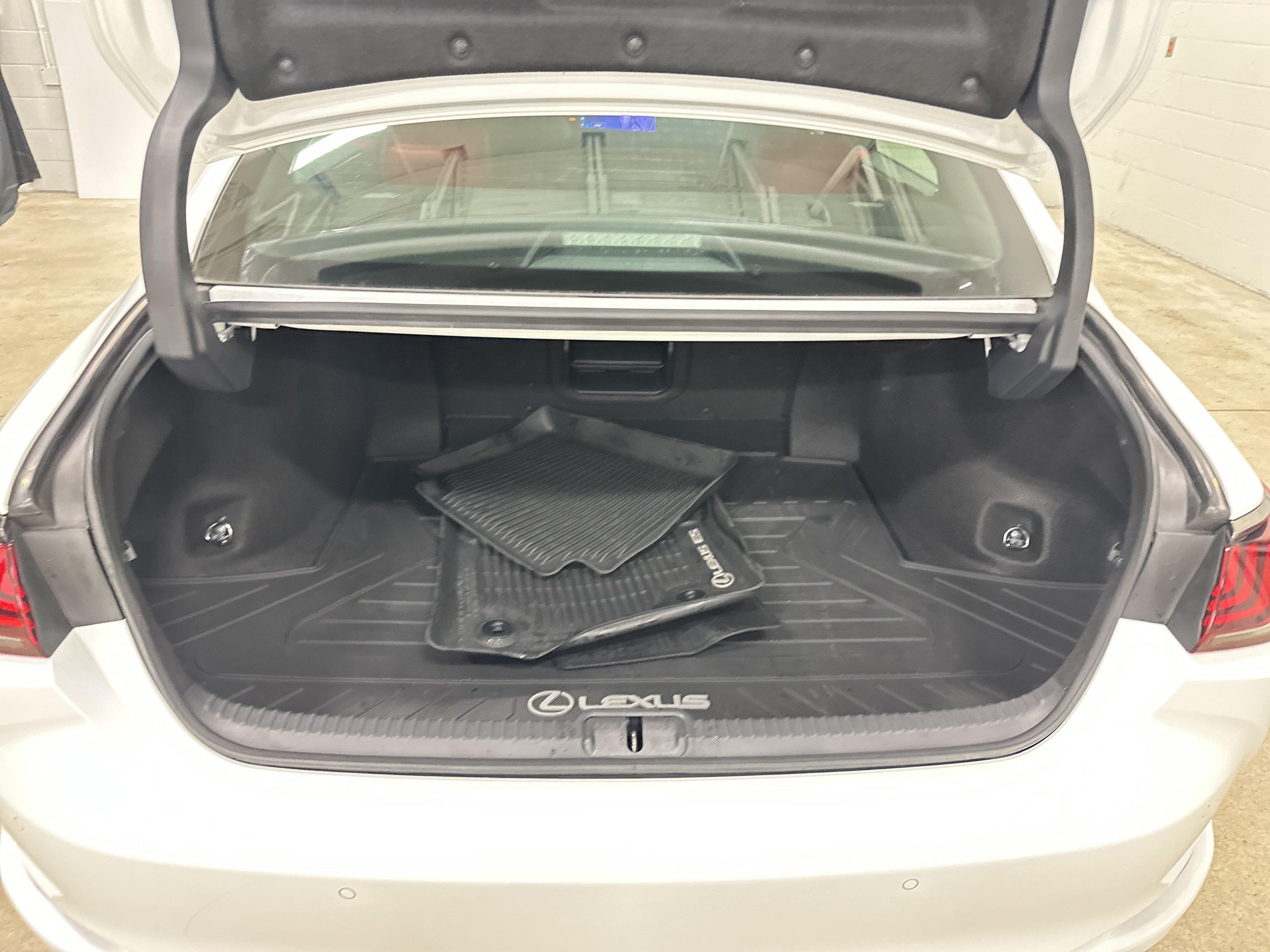Used 2025 Lexus ES 350 F Sport FWD image 32