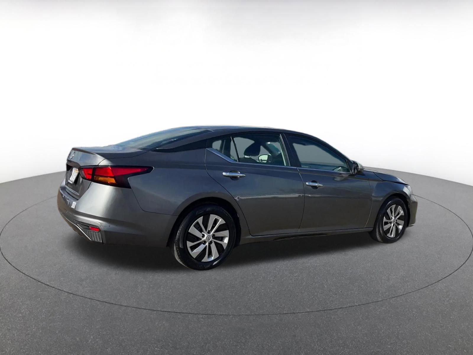 Used 2023 Nissan Altima 2.5 S image 14