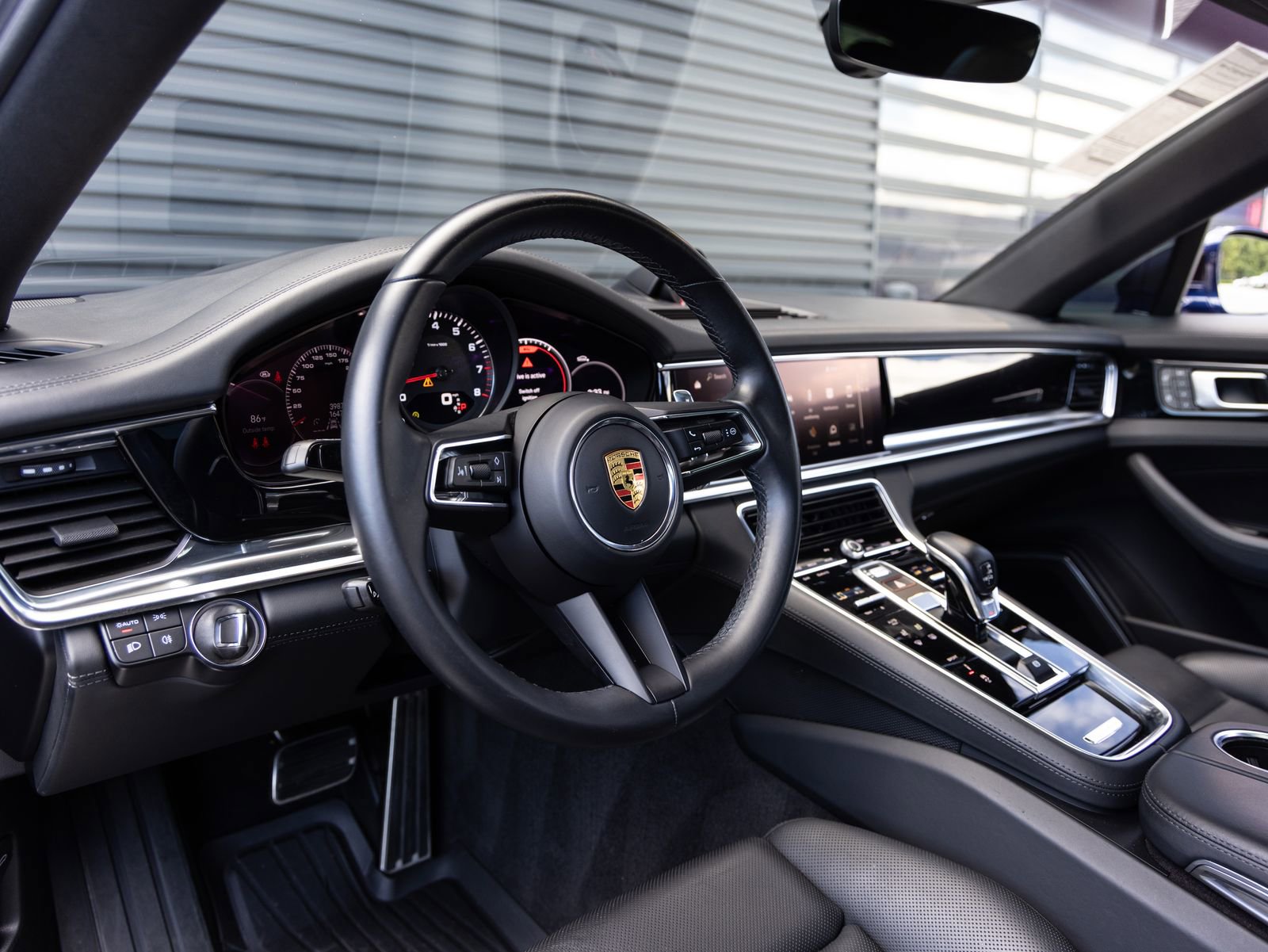 Certified 2022 Porsche Panamera 4S w/ Premium Package AWD/4WD image 4