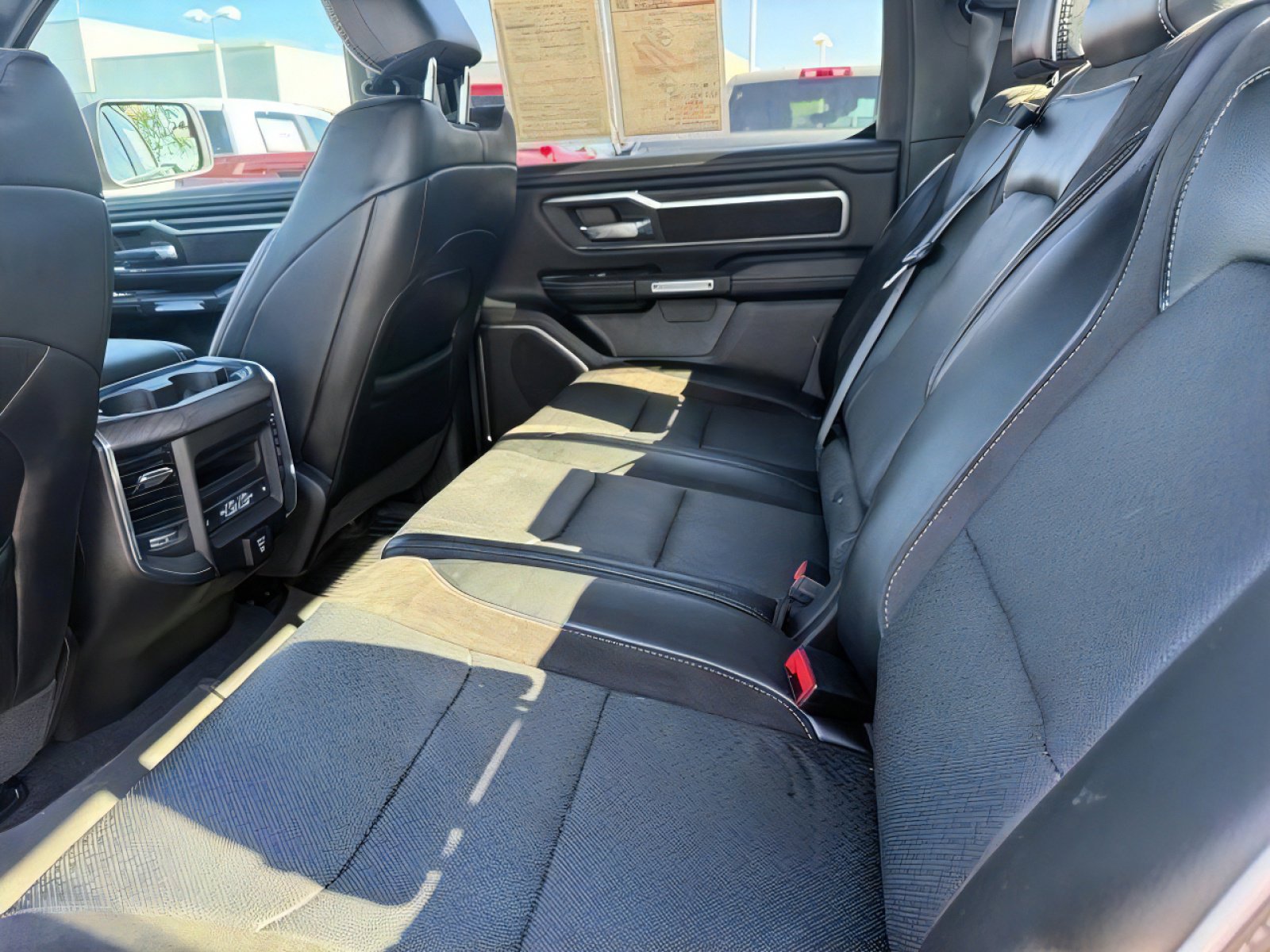 Used 2025 RAM 1500 Laramie AWD/4WD image 24